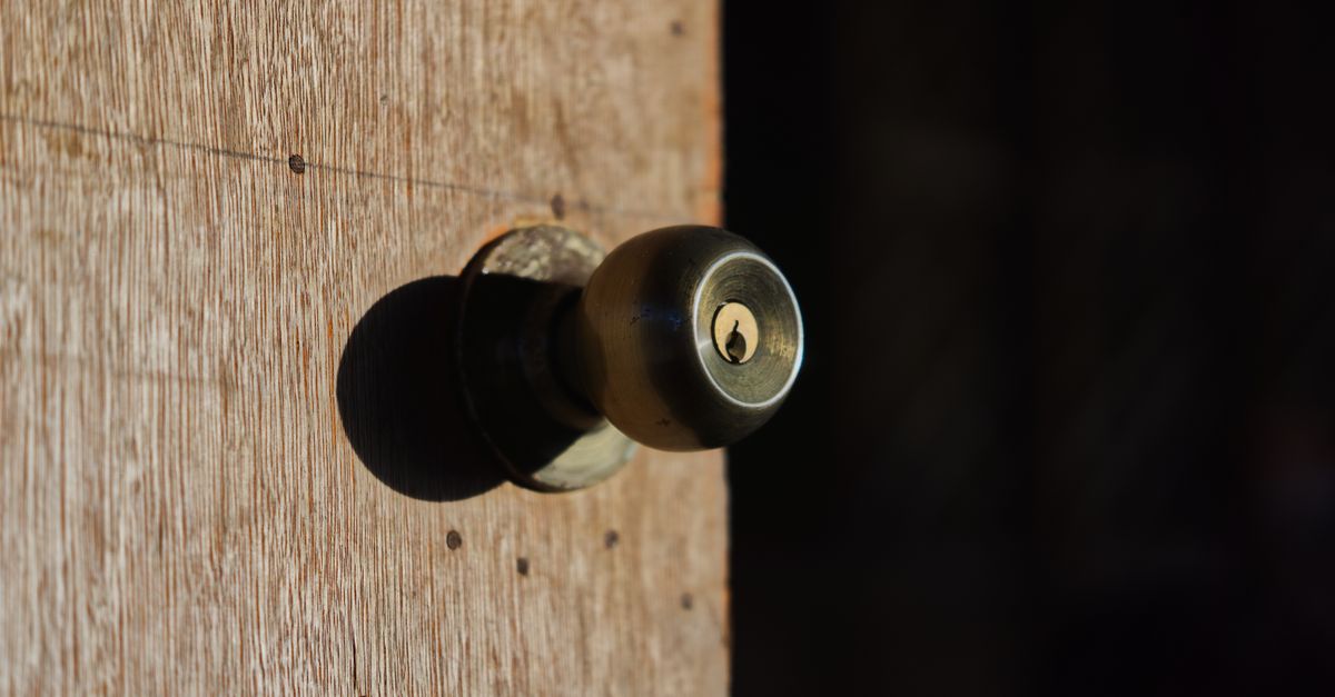 How Our 24/7 House Lockout Response Actually Works — New Paltz Locksmith